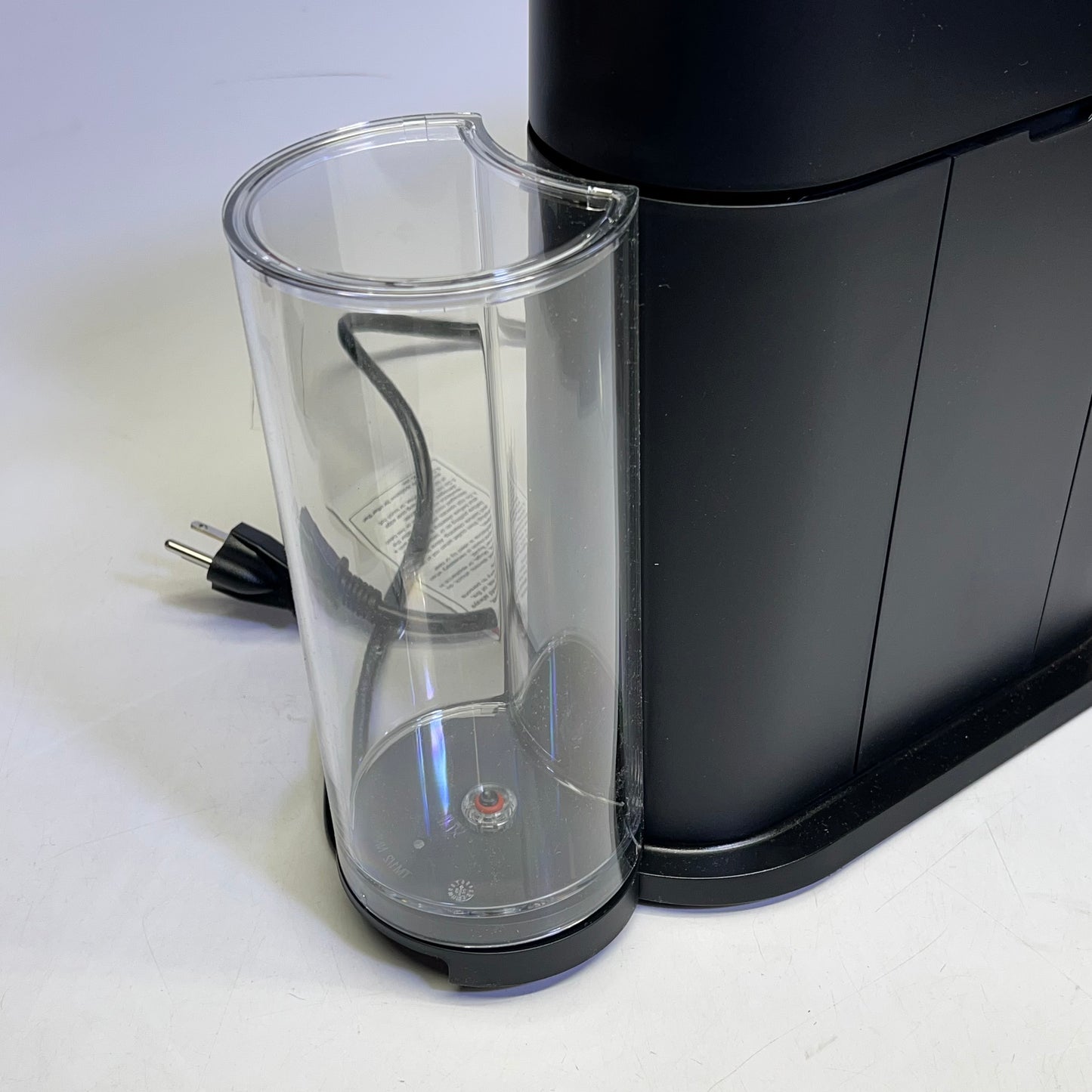 NESPRESSO Ultra Quiet Vertuo Next By De'longhi Coffee Kit Black/Silver ENV120CAE