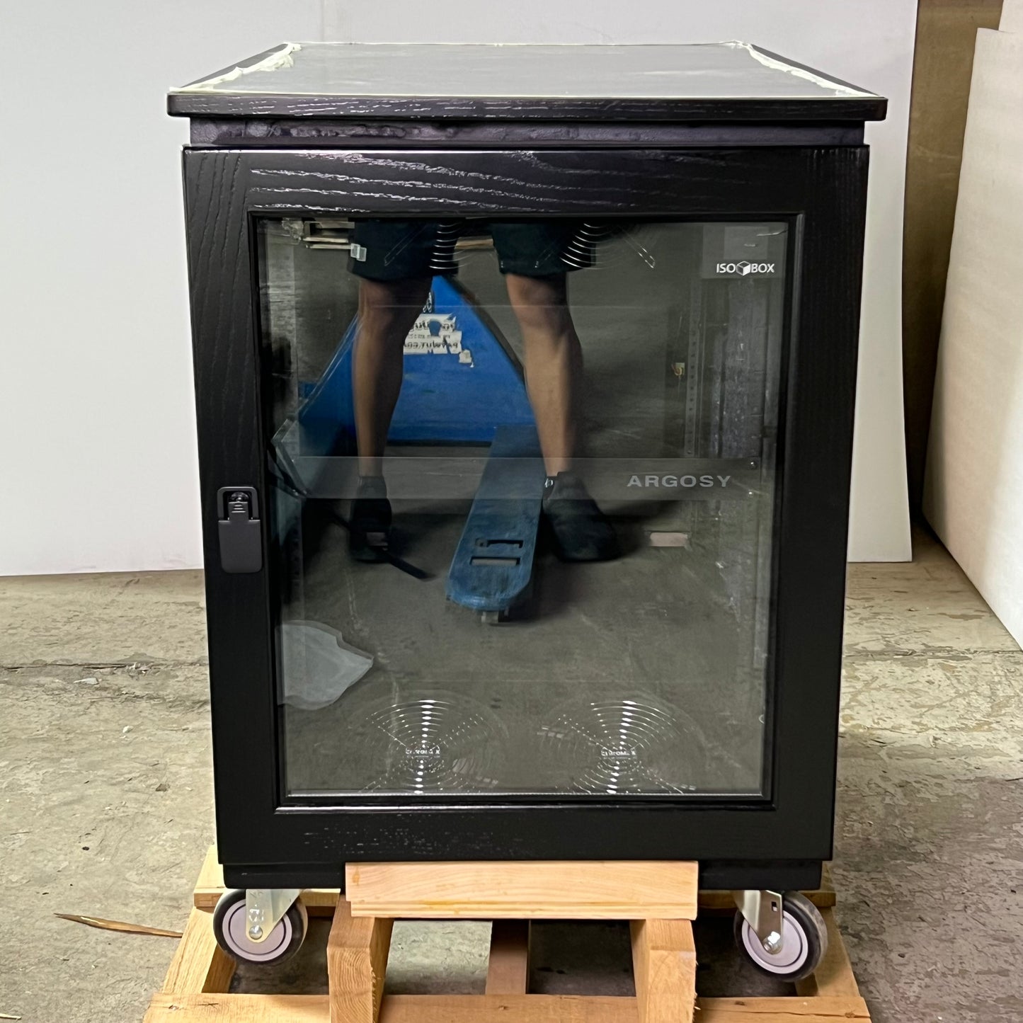 ARGOSY IsoBox PRO12 w/ Right-Hand Door Swing Black Satin on Oak Trim