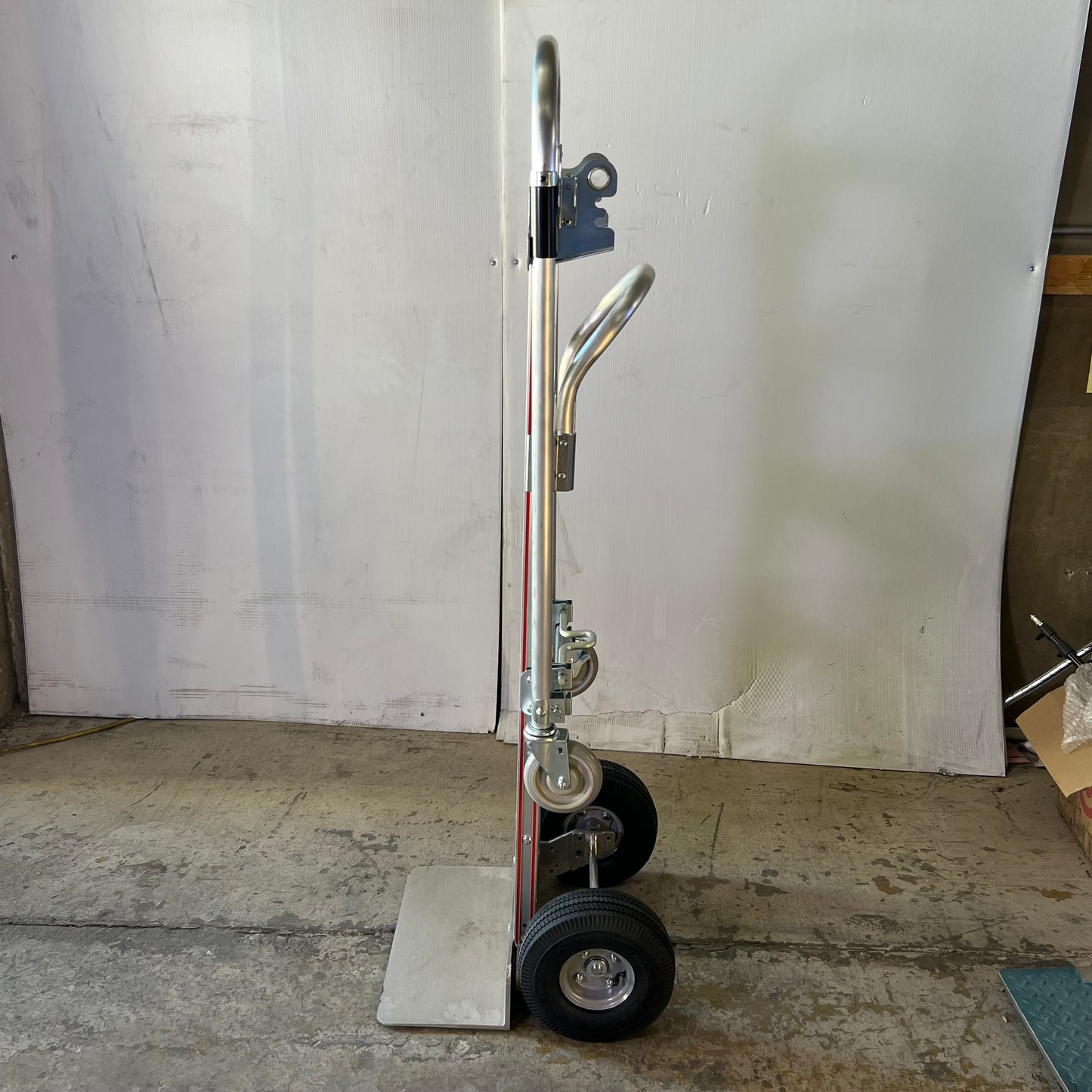 LIBERATOR Hand Truck 60"H x 21"W Grey A1-B81-C6-DS