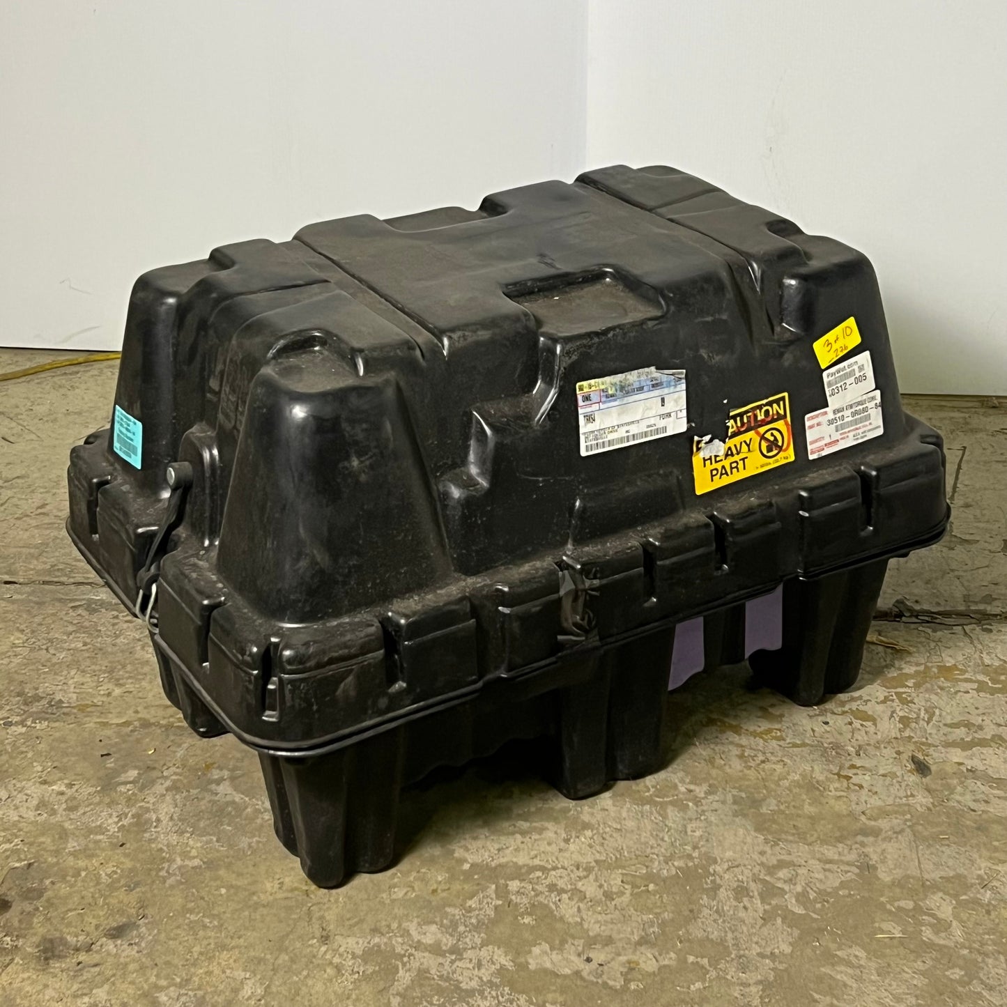 TOYOTA Automatic Transmission Sz 19" L x 15" W x 14" H 30510-0R080-84