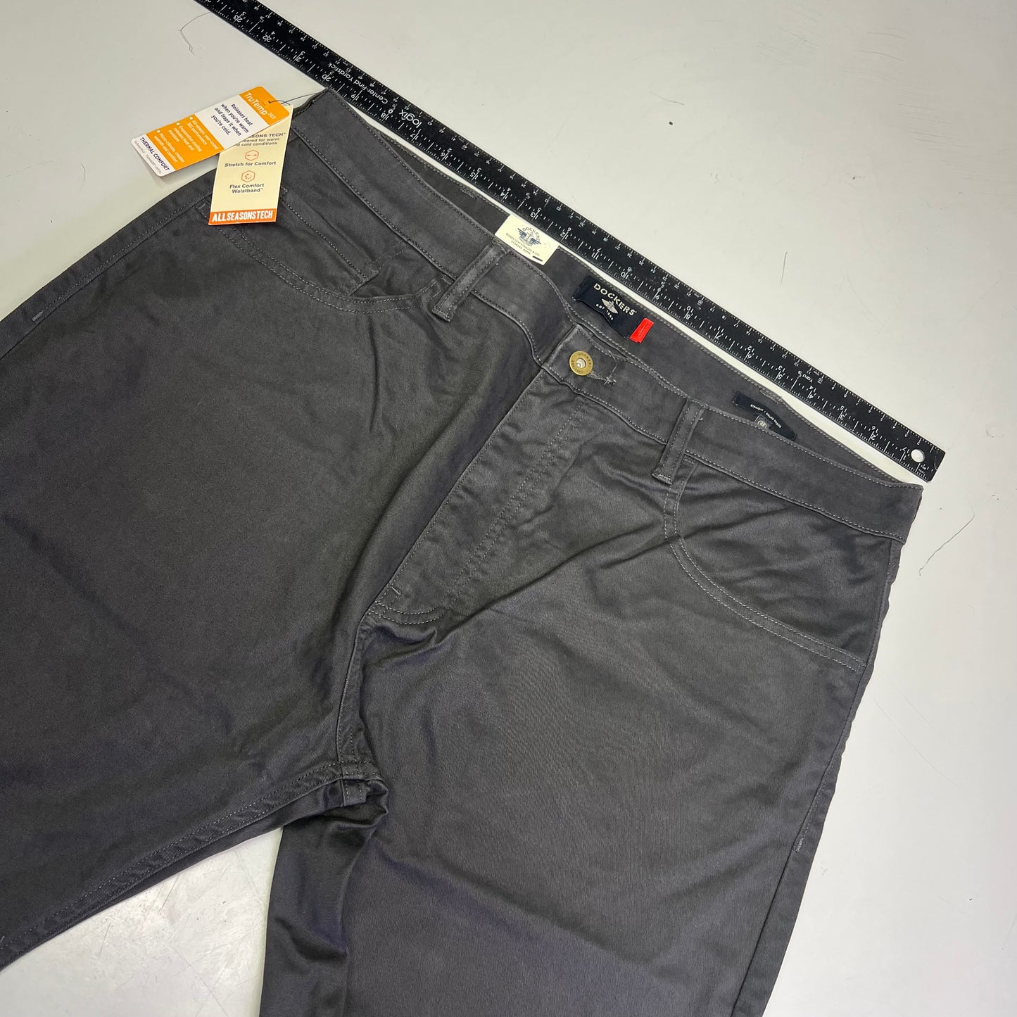 DOCKERS All Seasons Tech Straight Fit Jean Cut Pant Men's Sz 38x32 Steelhead