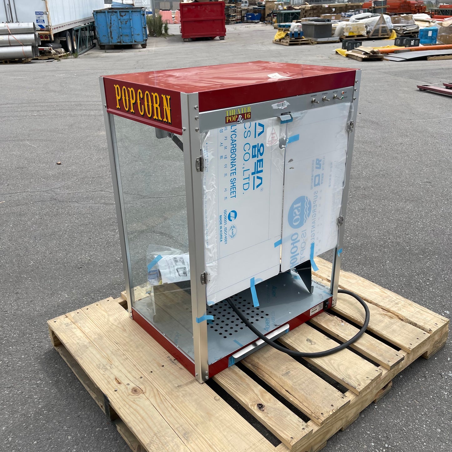 ZA@ Pallet of PARAGON Theater Pop 16 Popcorn Machine 1116110 (AS-IS)