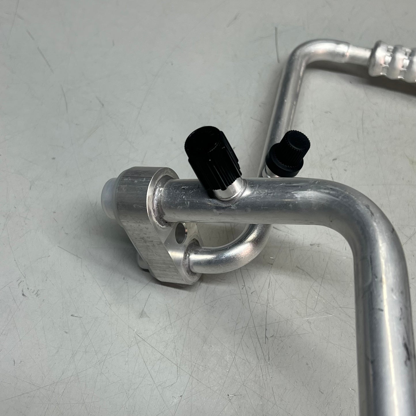 FOUR SEASONS A/C Hose Assembly For Buick, Chevrolet & GMC Vehicles Models 66051