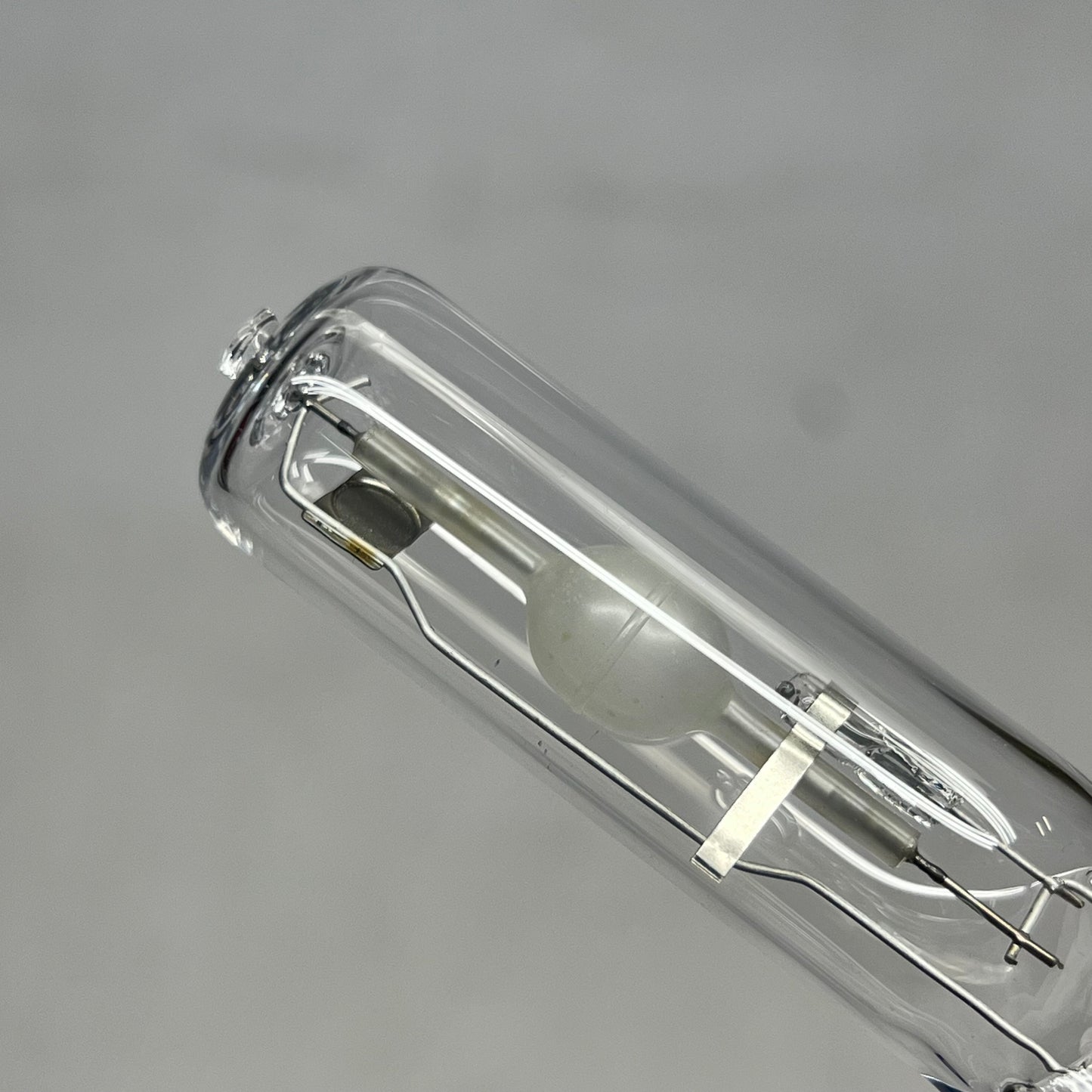 GE Constant Color Cmh G12 High Efficiency Ceramic Handle Bulb CMH70TU/830/G12