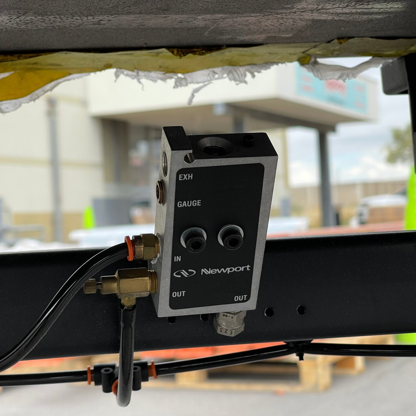 NEWPORT Vision IsoStation Optical Workstation Black 39"x34"x33" (AS-IS)