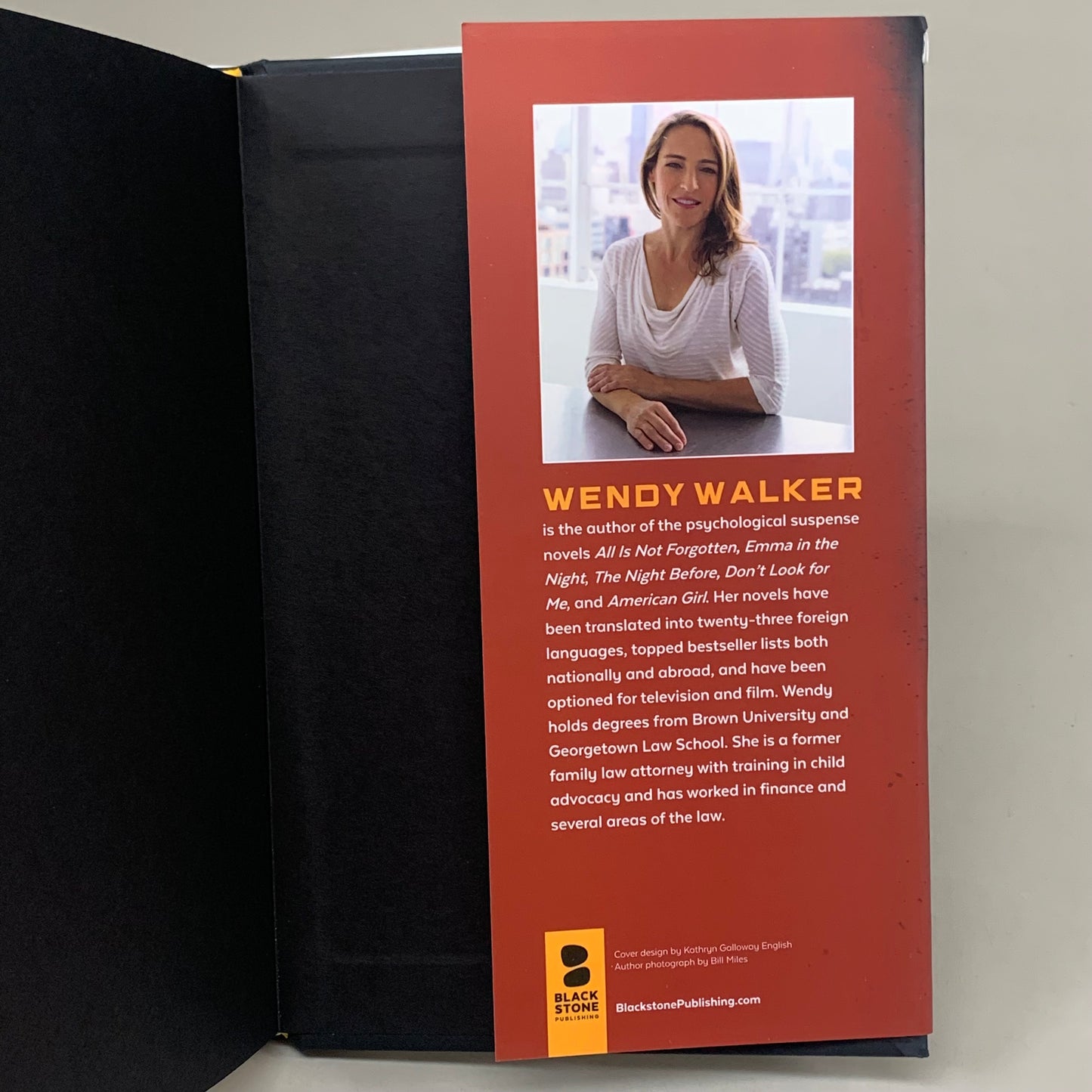 BLACKSTONE  Wendy Walker What Remains (Used Good-Slight Tear on cover) 254 Pages