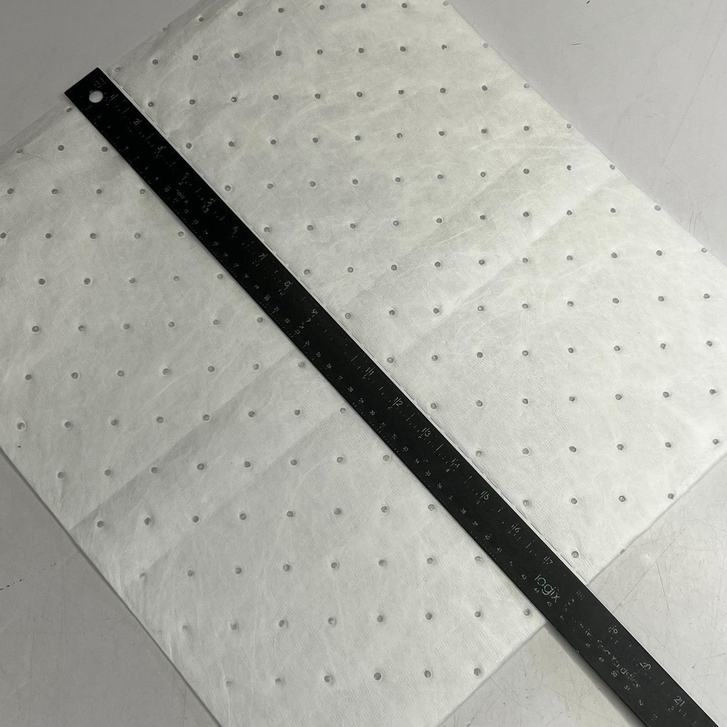 SPILFYTER (50 PACK) Oil Only Medium Weight Pads Sz 16" x 18" Z-72MC