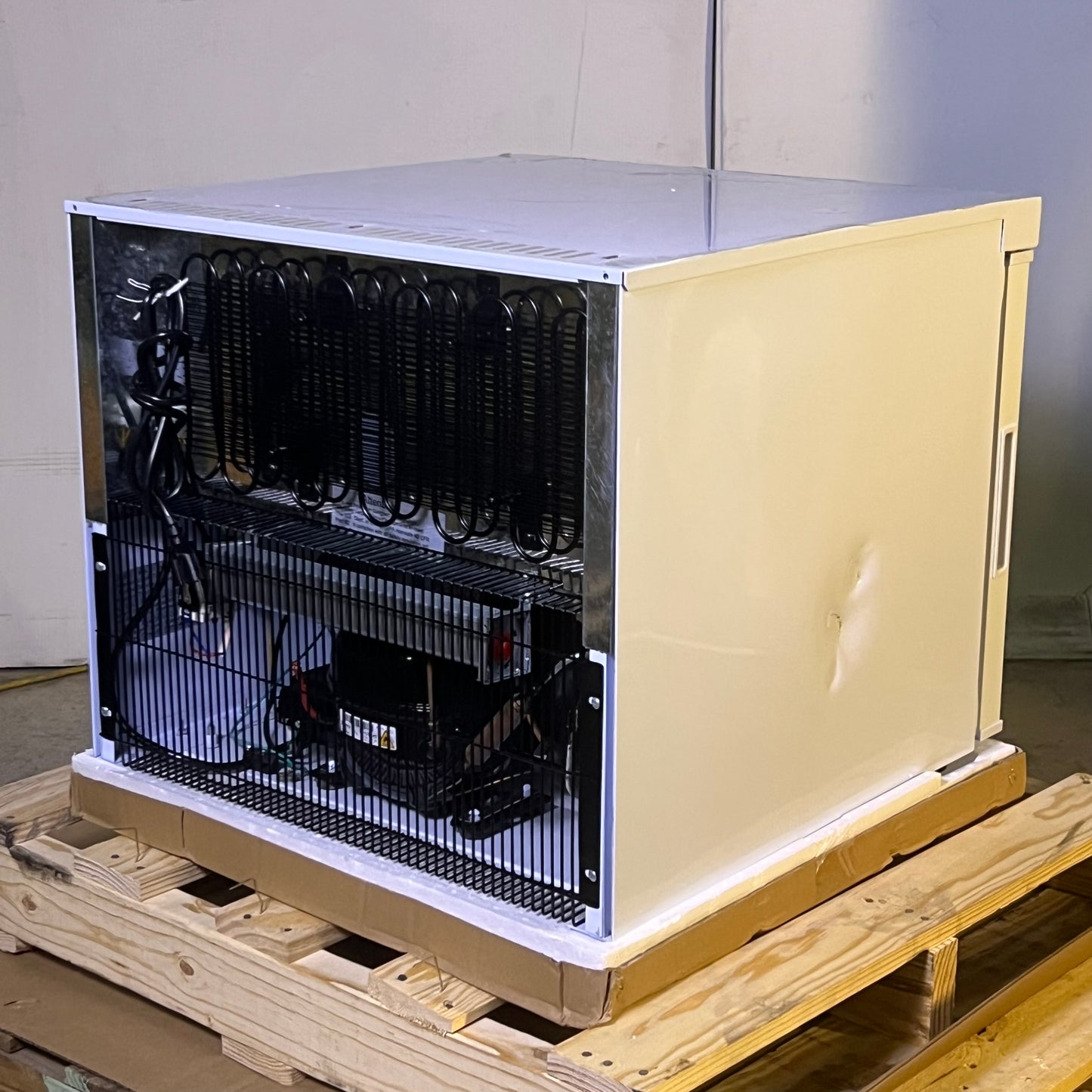 ZA@ ABS Premier Undercounter Freezer 1.7 cu ft. R600A (New Other, Cosmetic Damage)