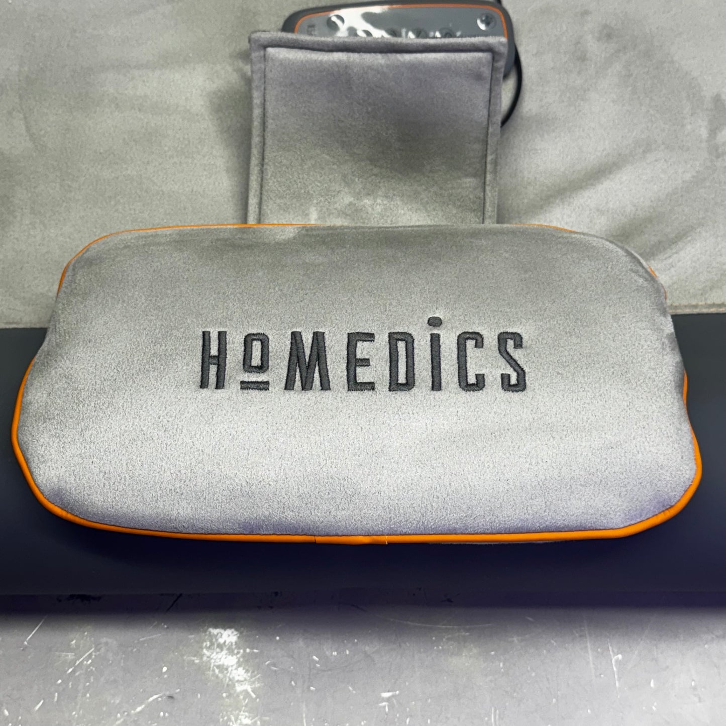 HOMEDICS Air Compression Back Stretching Mat 41"L x 20"W Grey BM-AC105 (New Other, Distressed Box)