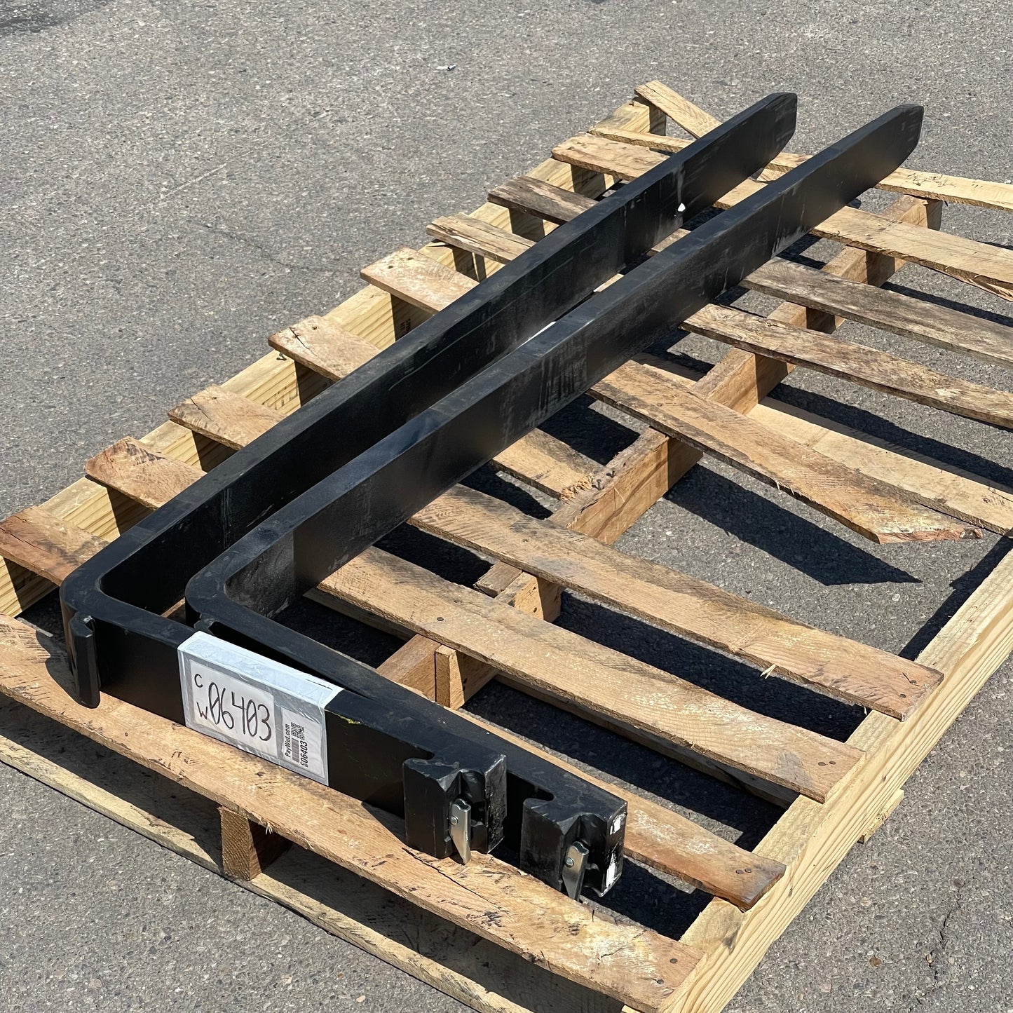 Z@ UNBRANDED Heavy-duty Forklift Forks 62”x4" (Used, Like New)