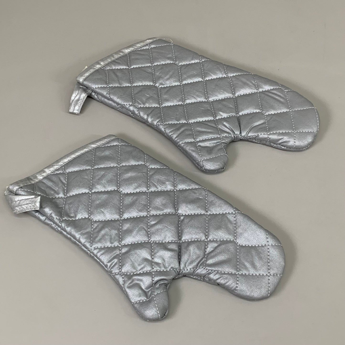 INTEDGE MANUFACTURE INC. Restaurant Grade Silicone Coated Mitts Silver 13" USA