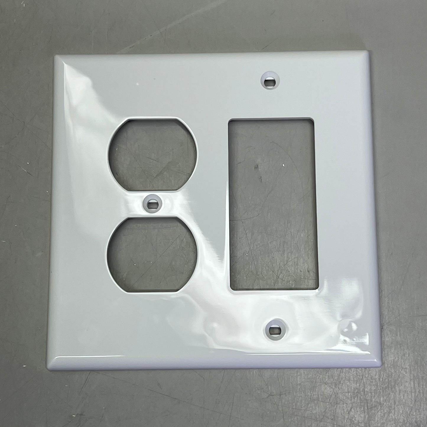 LEVITON (5 PACK) 2-Gang 1-Duplex Outlet Receptible Unbreakable Nylon  White PJ826-W