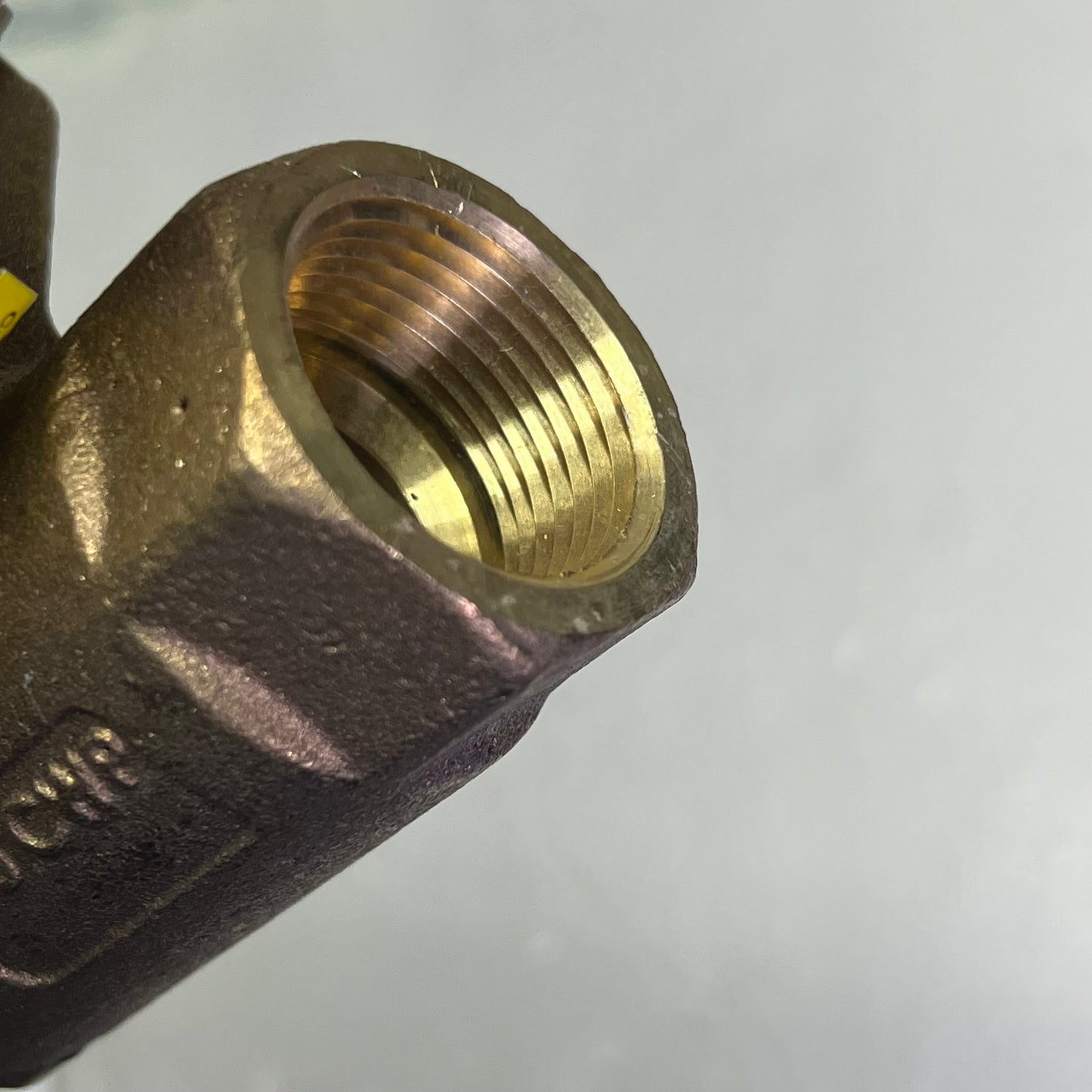 APOLLO Bronze Body 2-Piece Ball Valve W/ Pad Lock 1" 2.2" Top Inlet 75-105-01