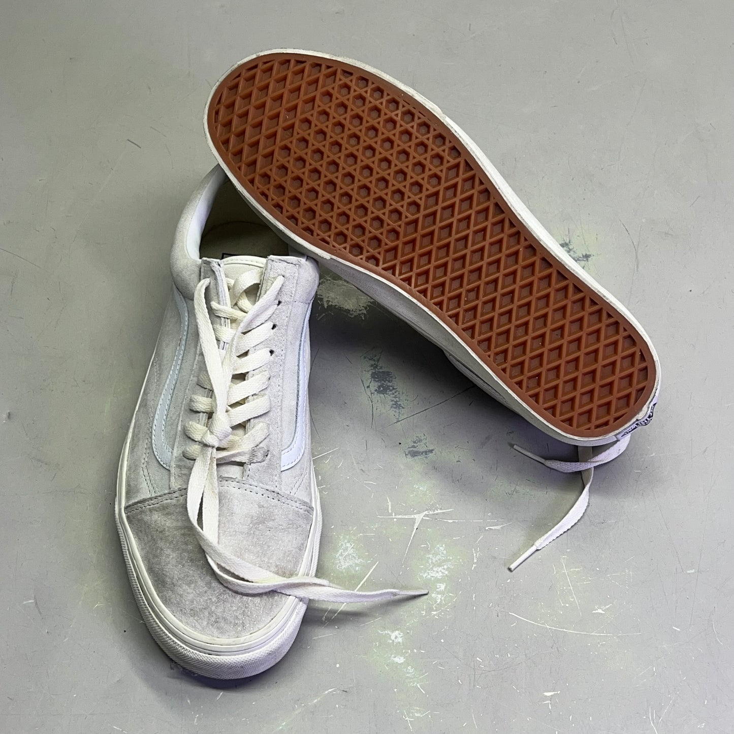 VANS Old Skool Lowpro Suede Sneakers  Men's Sz 11 Off White (Pre-Owned)