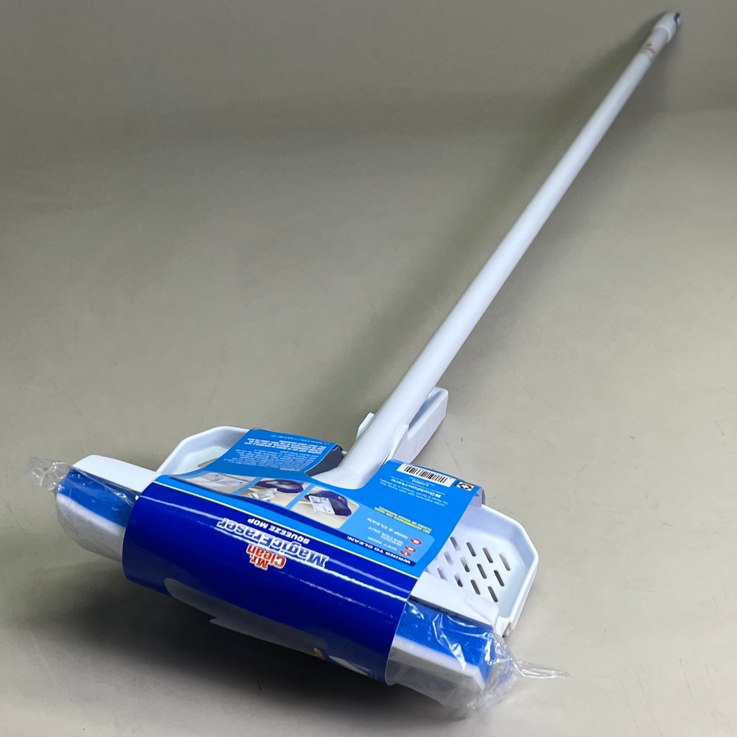 MR. CLEAN Magic Eraser Squeeze Mop Sz 52”H White/Blue 446642