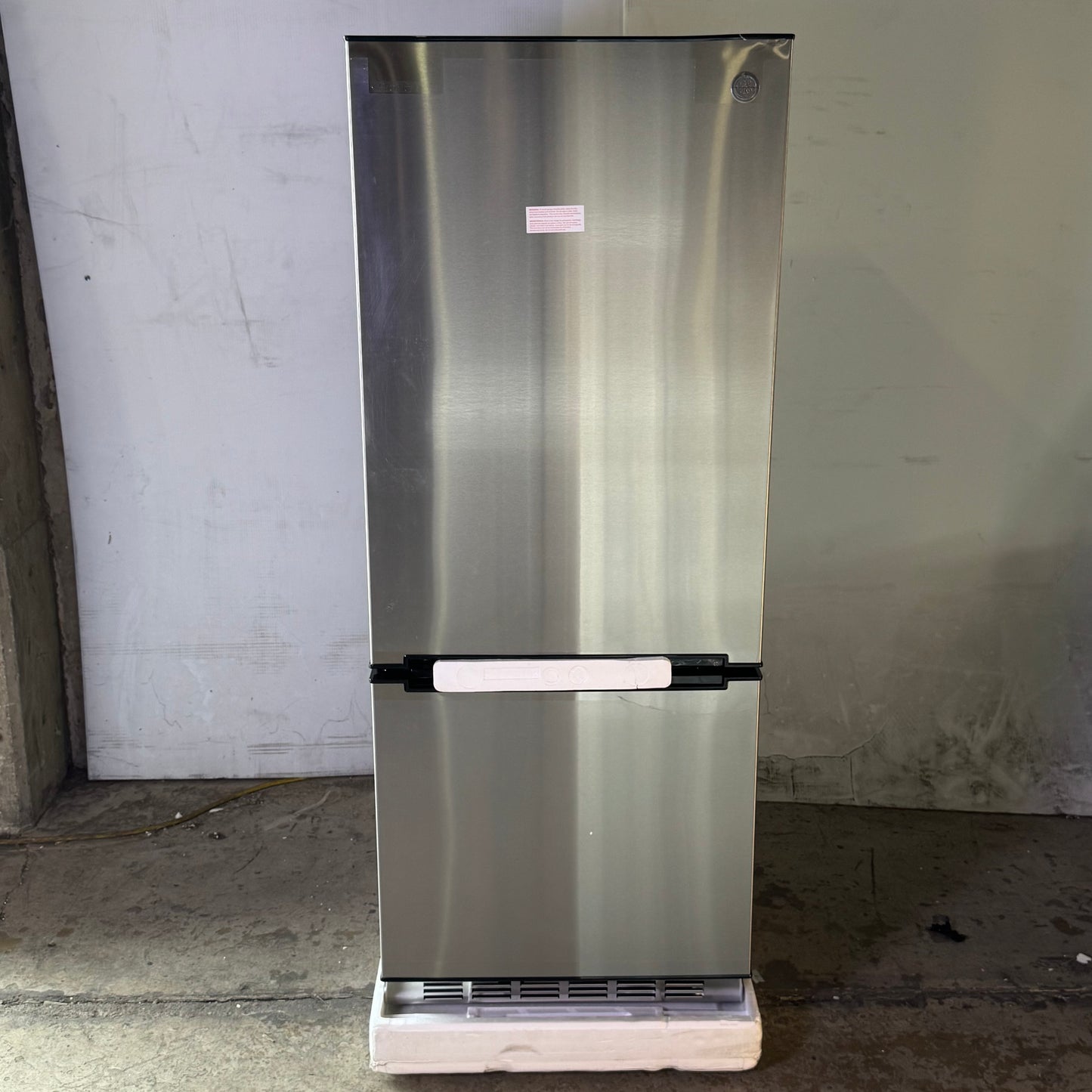 PROFILE RV Refrigerator w/ Freezer Sz 23.6" x 26.6" x 60.4" - PBV10RSTBSS