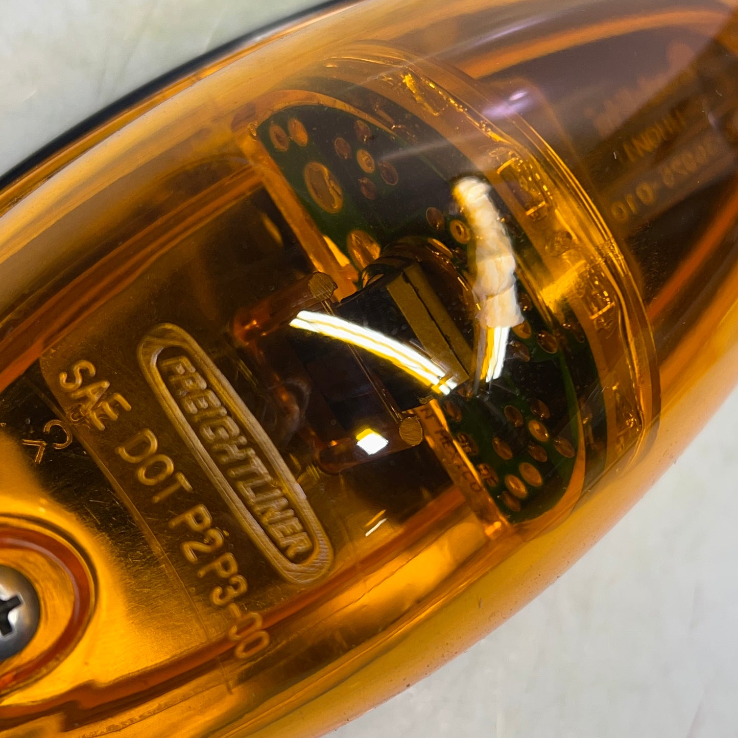 TRUCK LITE Freightliner LED Roof Marker Lamp Screw Mount Orange A06-36925-000