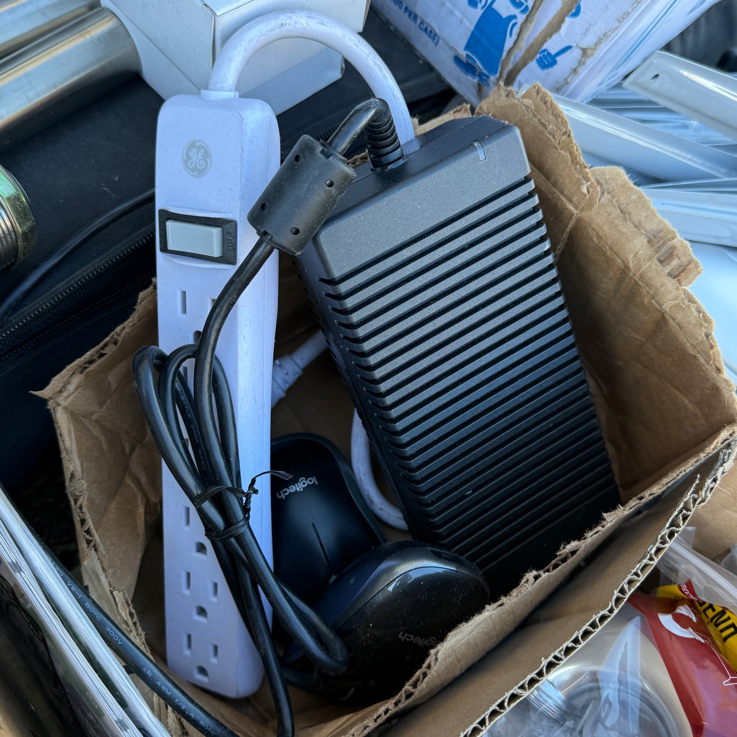 ZA@ Pallet of MIXED Paper Cups, Brackets, Fenders, Mate, Plumbing Parts, Hot Cup Sleeves, Bike Fender, & MORE! (AS-IS)