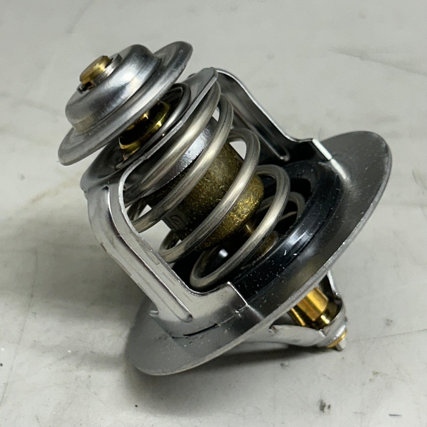 MAHLE Engine Coolant Thermostat For Toyota TX16782D