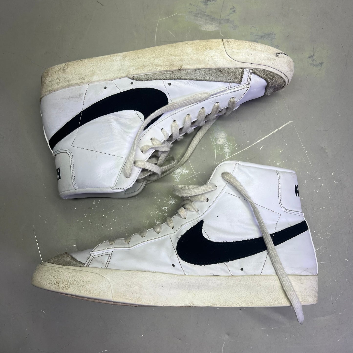 NIKE Blazer High Mid '77 Vintage Shoes Men's Sz 11.5 White/Black (Pre-Owned)