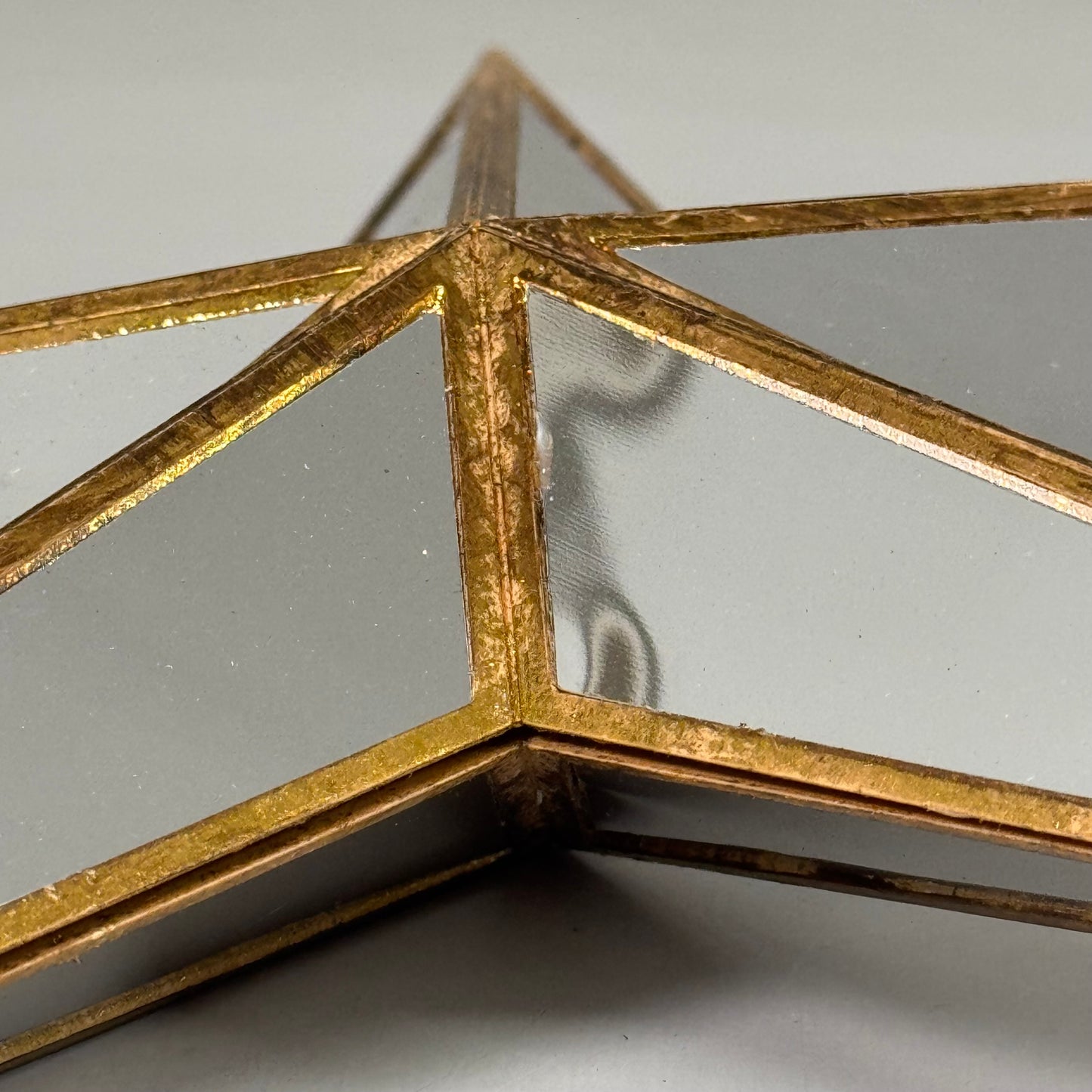 MCELHINNEYS The Home Studio Christmas Mirror Hanging Star Gold KOW2502