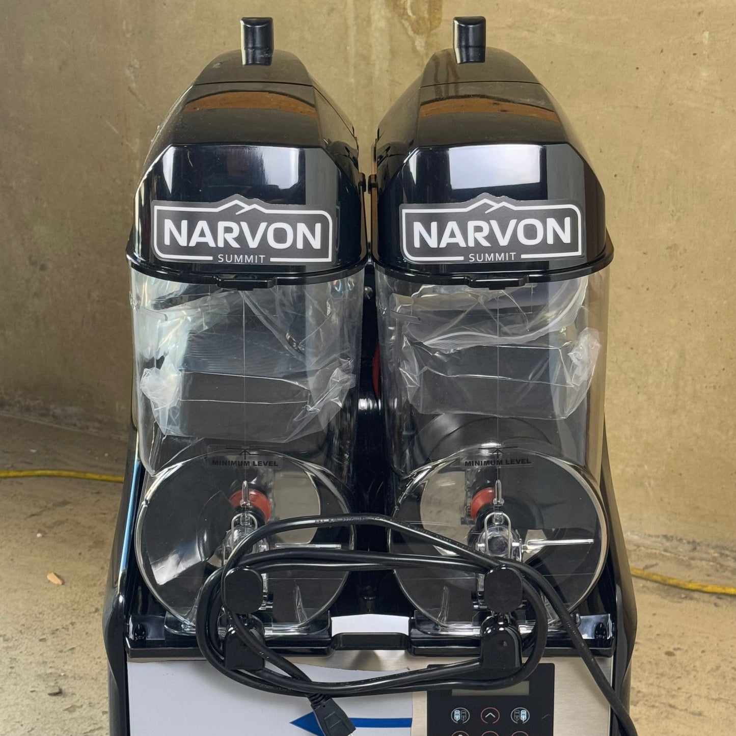 NARVON SUMMIT Slushy Machine 115V/1100W Two 3.2 gal Bowls Black NSSM2