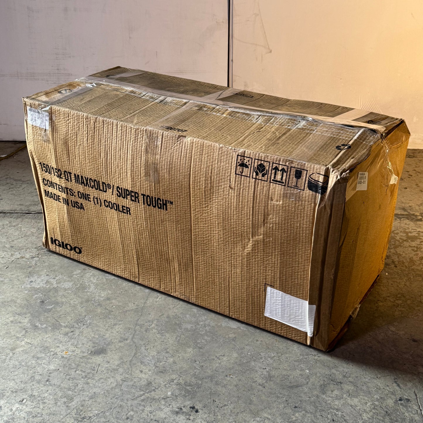 IGLOO MAXCOLD 150 QT Cooler, Marine Contour 4903322