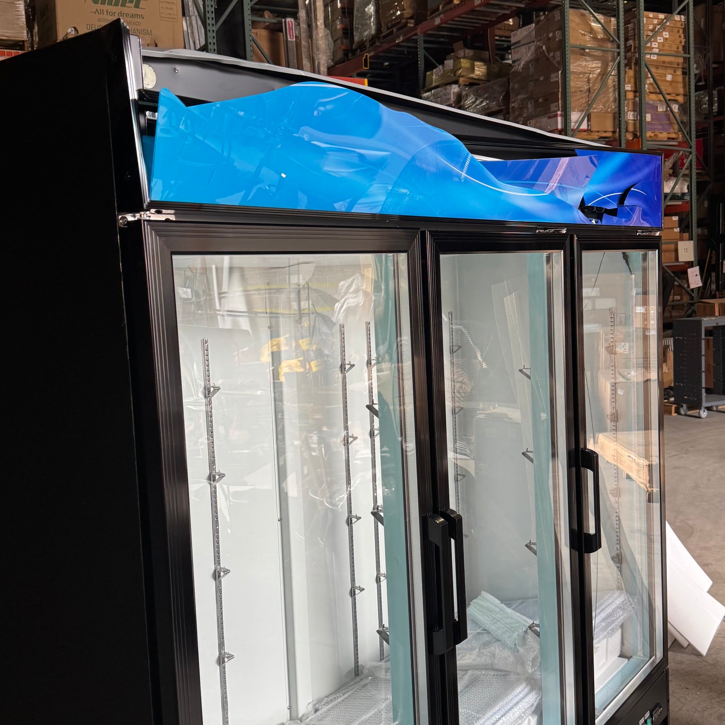 ZA@ Pallet of AVANTCO Merchandiser Refrigerator Sz 30"W x 78"L x 80"H, 178GD69HCB (AS-IS, Damaged)