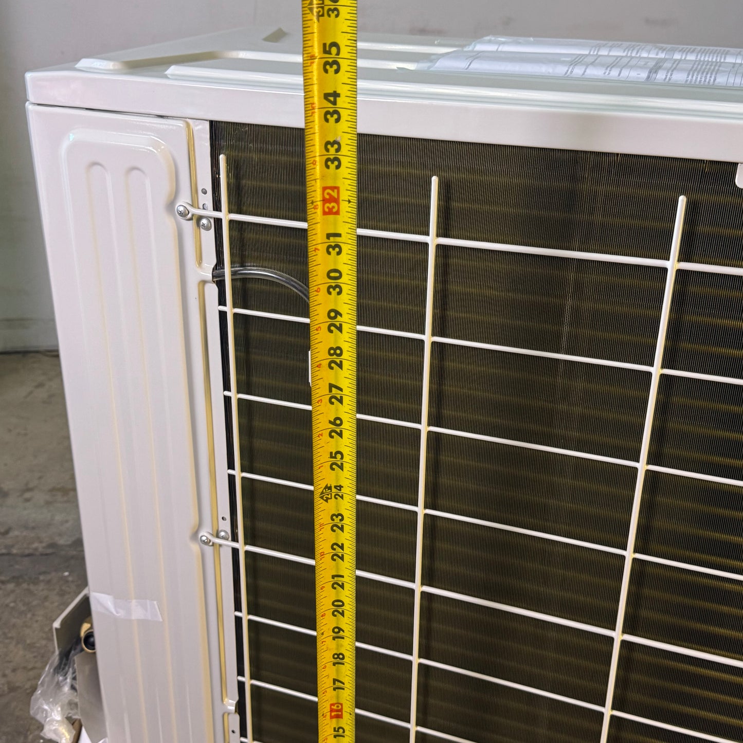 CARRIER Outdoor Heat Pump AC Unit 33,000 BTU 208/230V - 37MAHAQ33AA301