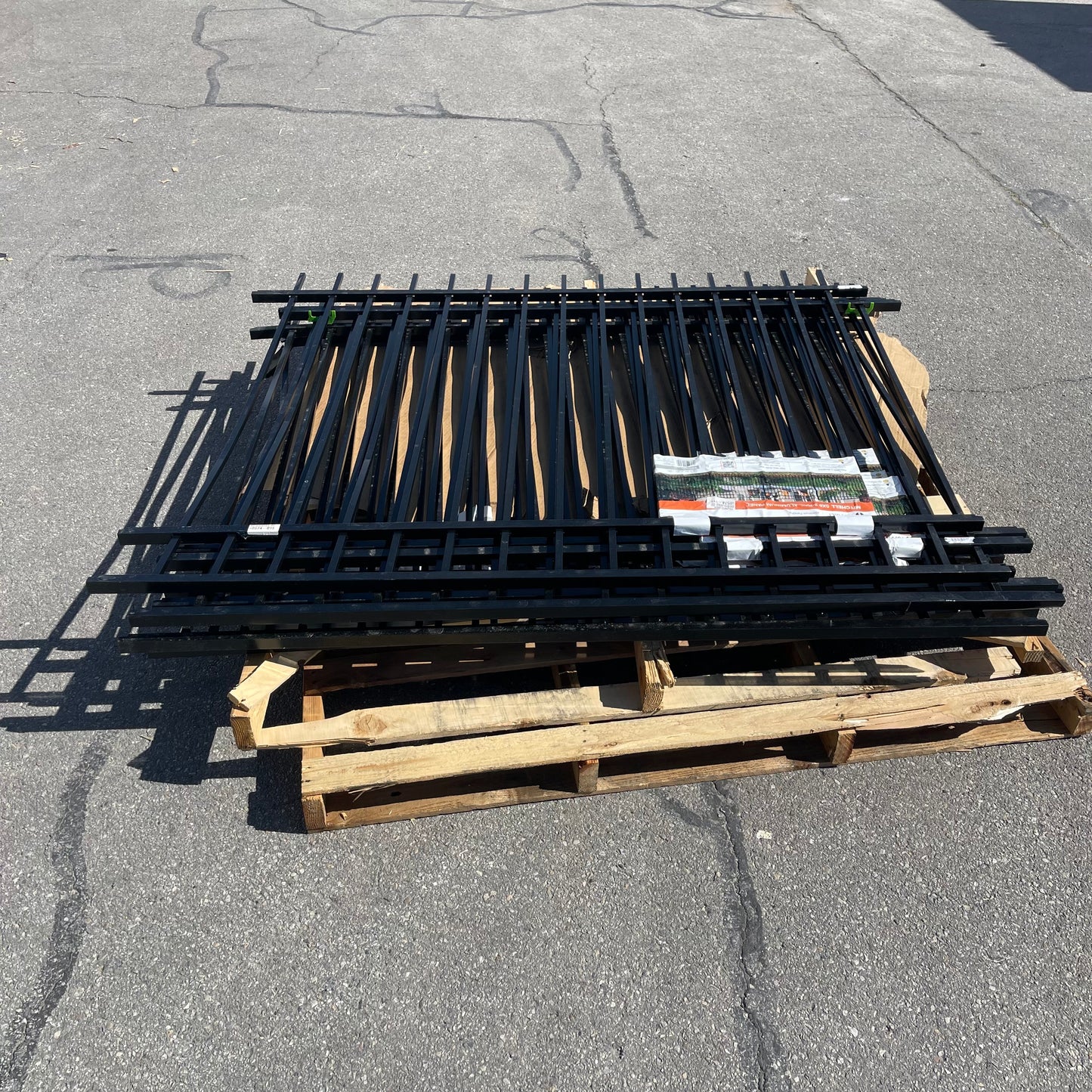 ZA@ Pallet of TUFFBILT Mitchel 3 Rail Fence Panels 5’x6’ ~60 lbs ALUMINUM (NEW)