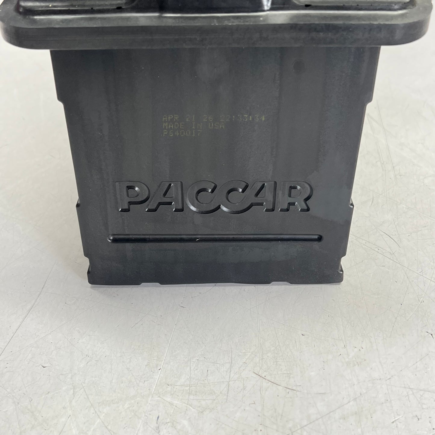 PACCAR Genuine Parts Extended Life Air Filter Engine Air Filter Black P640017