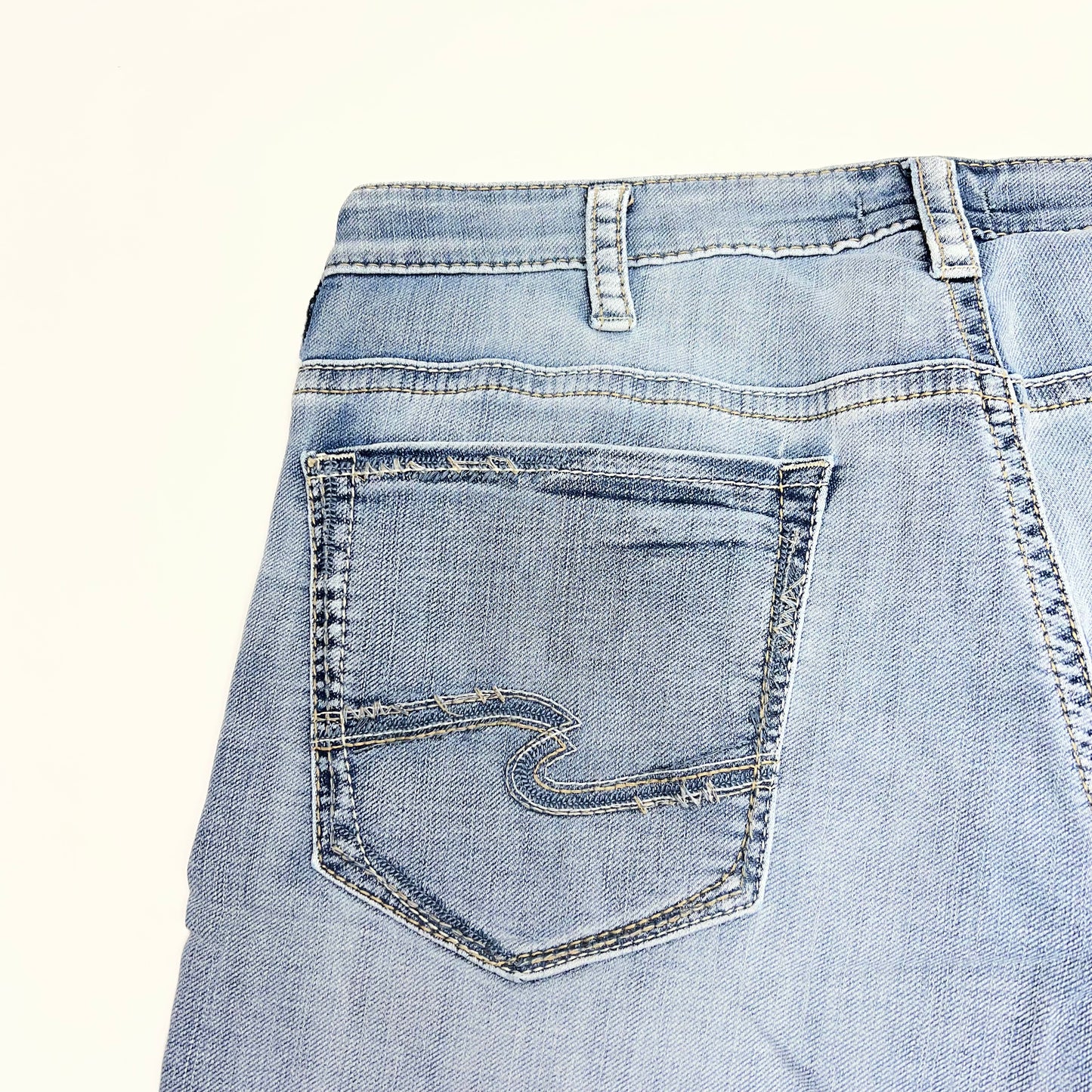 SILVER JEANS CO Gordie Loose Fit Short Eco Friendly Women's Sz 38/13 Indigo