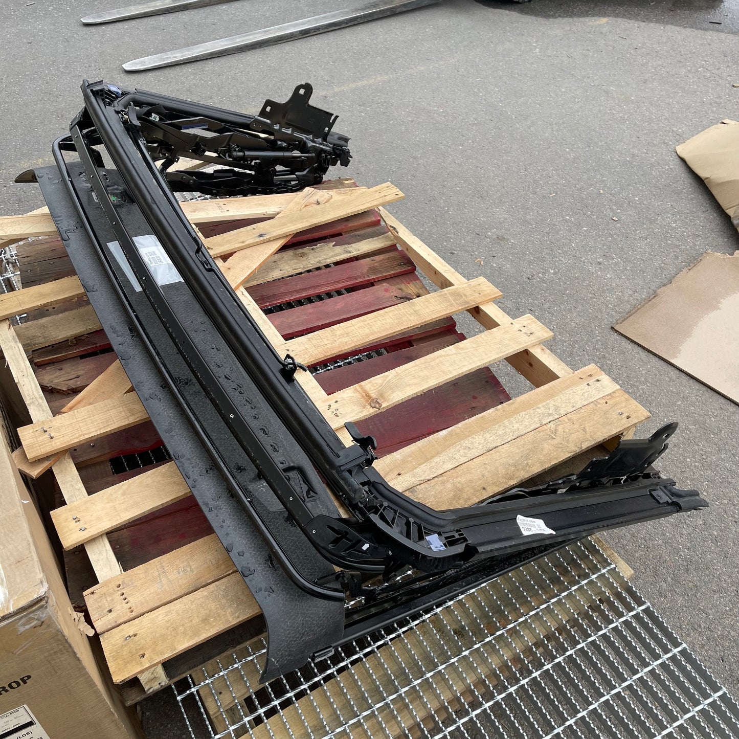 Z@ FORD BRONCO OEM SoftTop Car Roof Frame Assembly M2DZ-7853000-BG (AS-IS)