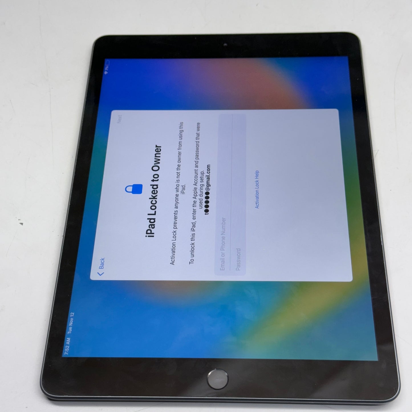 ZA@ APPLE iPad with iCloud Grey Aluminum (Account Locked for Parts)