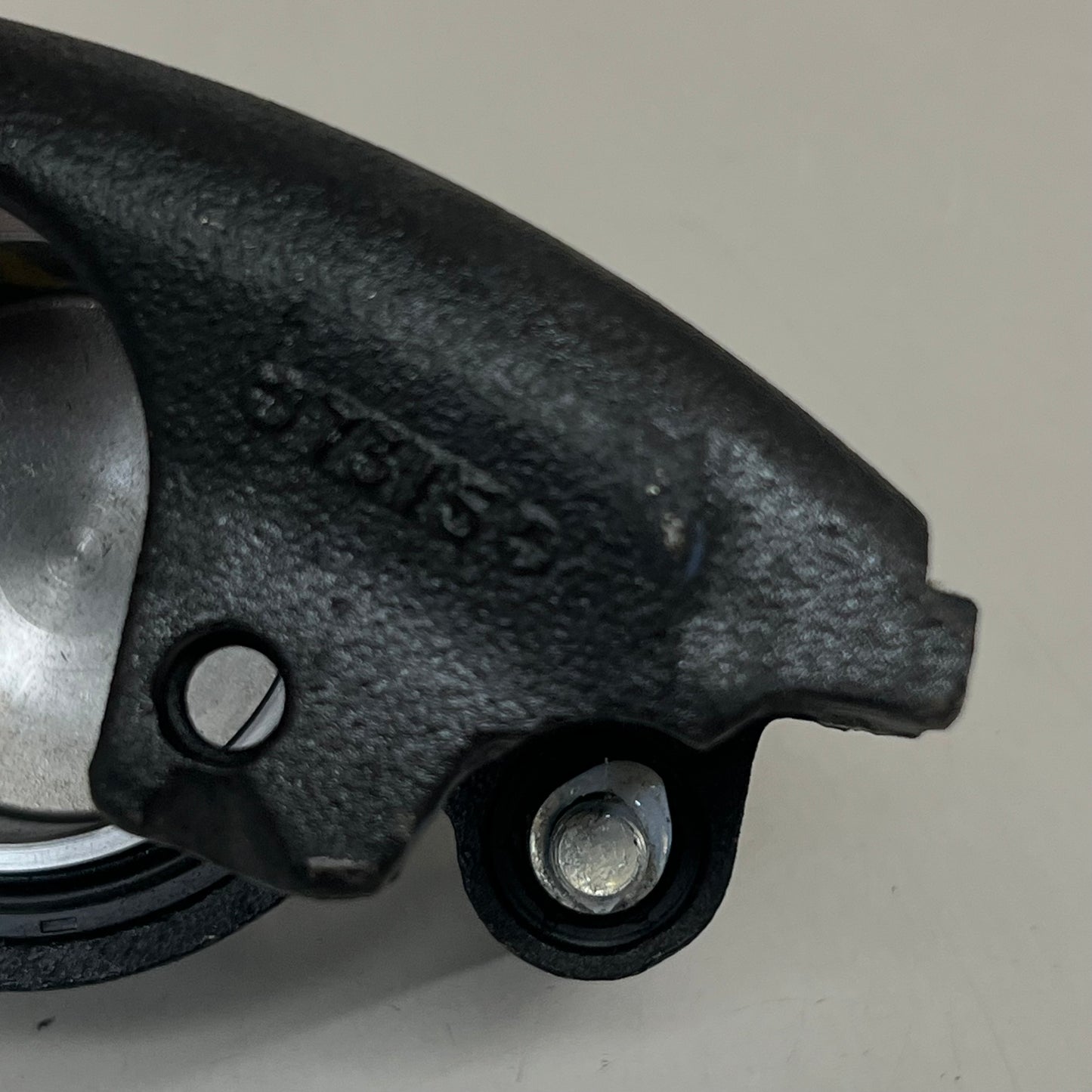 ADAPTIVE ONE Semi Loaded Coated Brake Caliper