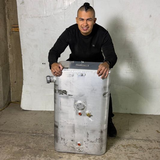 ALLIANCE Aluminum Fuel Tank Sz 33.5” H x 21” L x 13.5 W ABP 73450 0000 Dirty