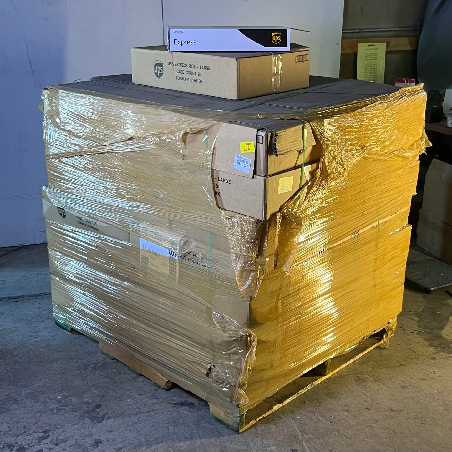 ZA@ Pallet of EXPRESS UPS Boxes (New) A