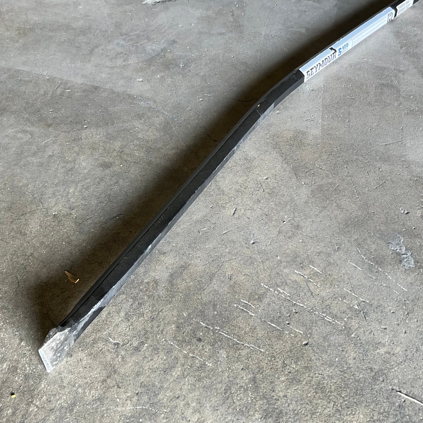 ZA@ SEYMOUR S400 Jobsite San Angelo Bar 71”x2” Black 85367 (AS-IS, Slightly Bent)