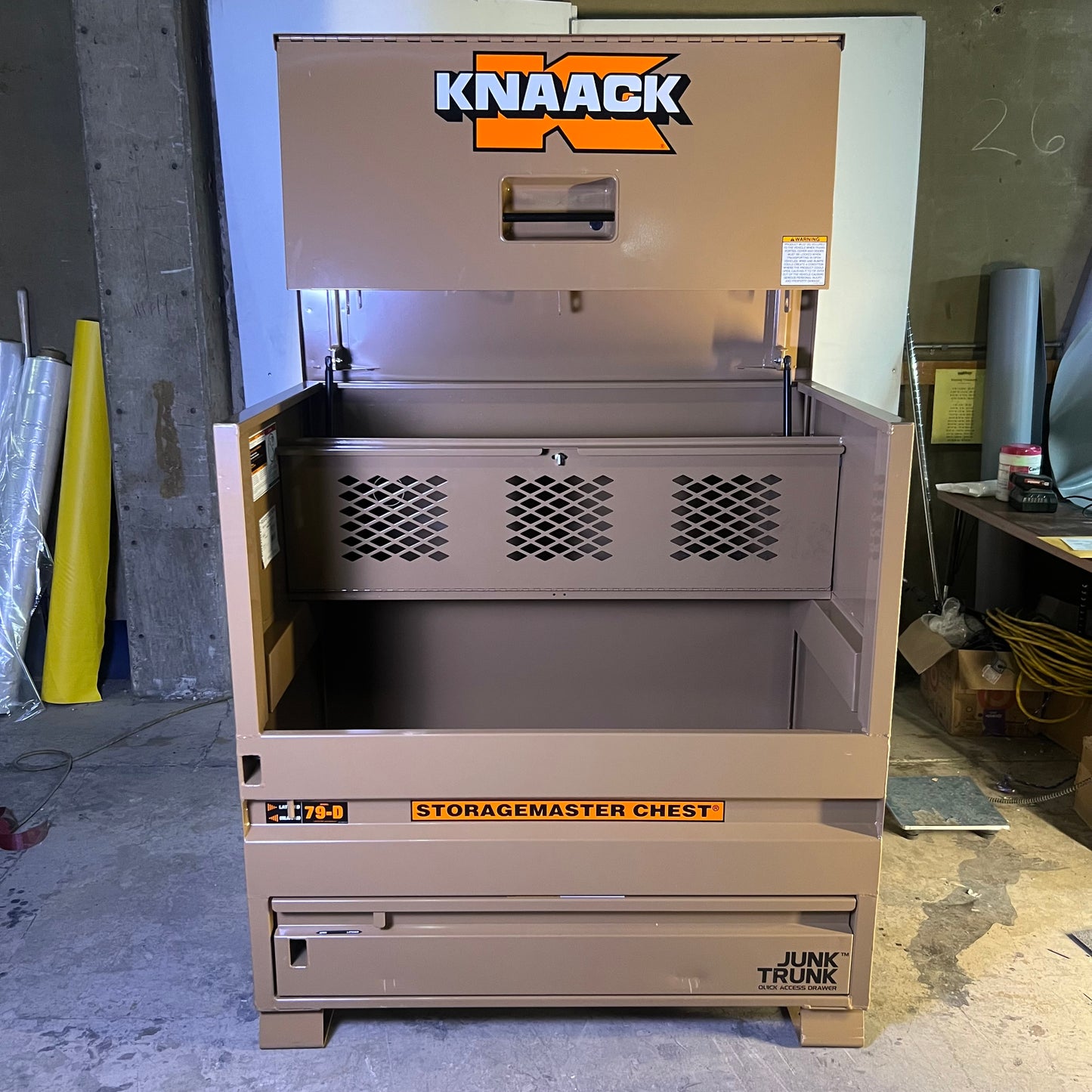 KNAACK Storagemaster Jobsite Piano Box W/Junk Trunk Tool Box Sz 48"L x 30"W x 50"H 79-D-KL (New Other, Minor Cosmetic Damage)