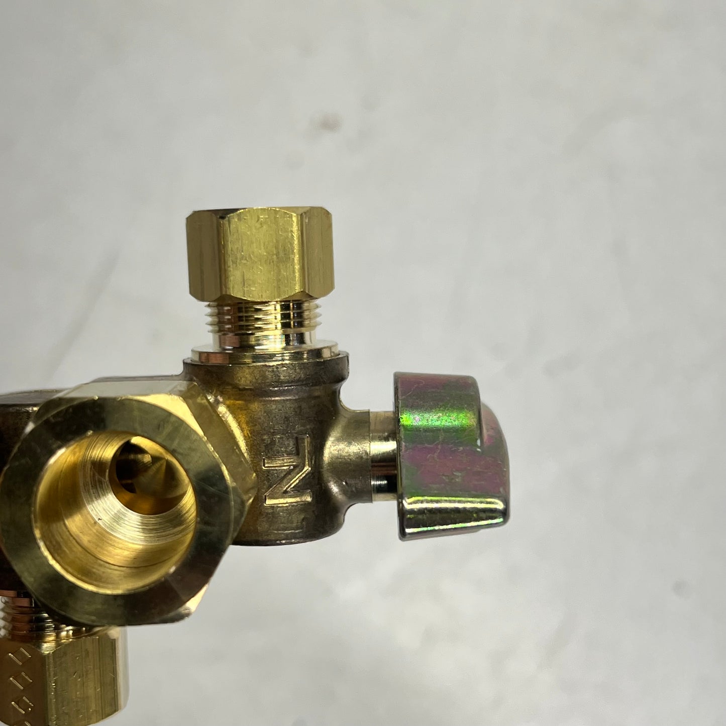 BRASS CRAFT Dual Outlet Dual Shut-off Ball Valve  1/4-turn Angle  KTCR1901DVX R