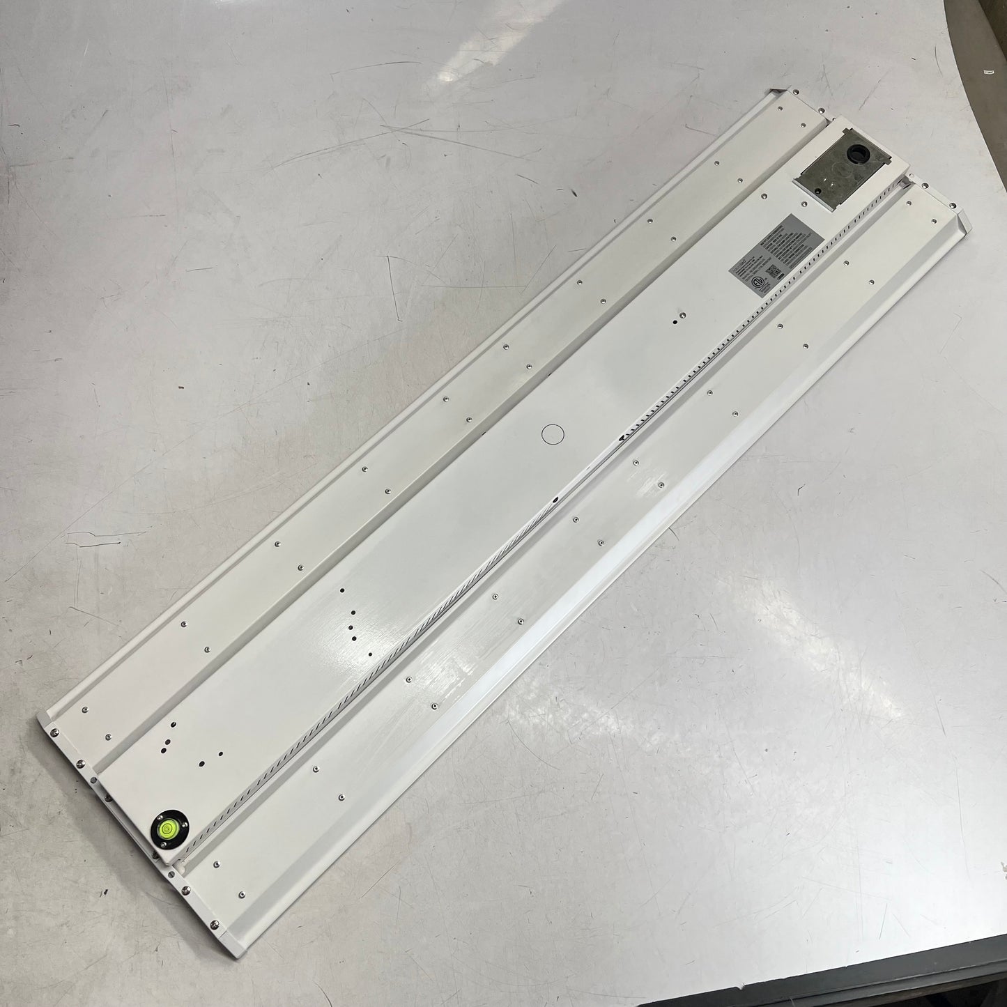 HBL Bay Linear W/ Z10 Control-ready 120-277V White HBL/300S/44FR/8CS-Z10