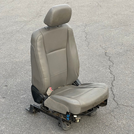 ZA@ Pallet of FORD F-250/F-150 Front Seat (USED)