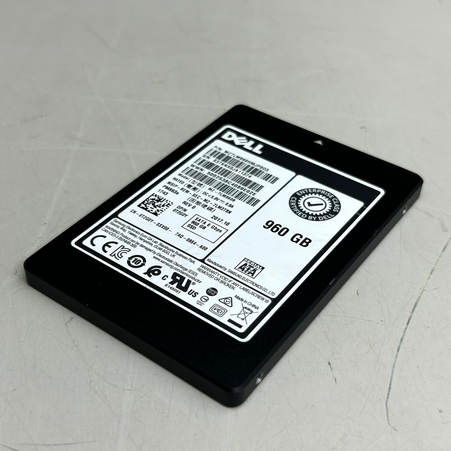 DELL Multi Level Cell SFF Sata Mixed-Use SSD  960GB MZ7LM960HMJP0D3z USED