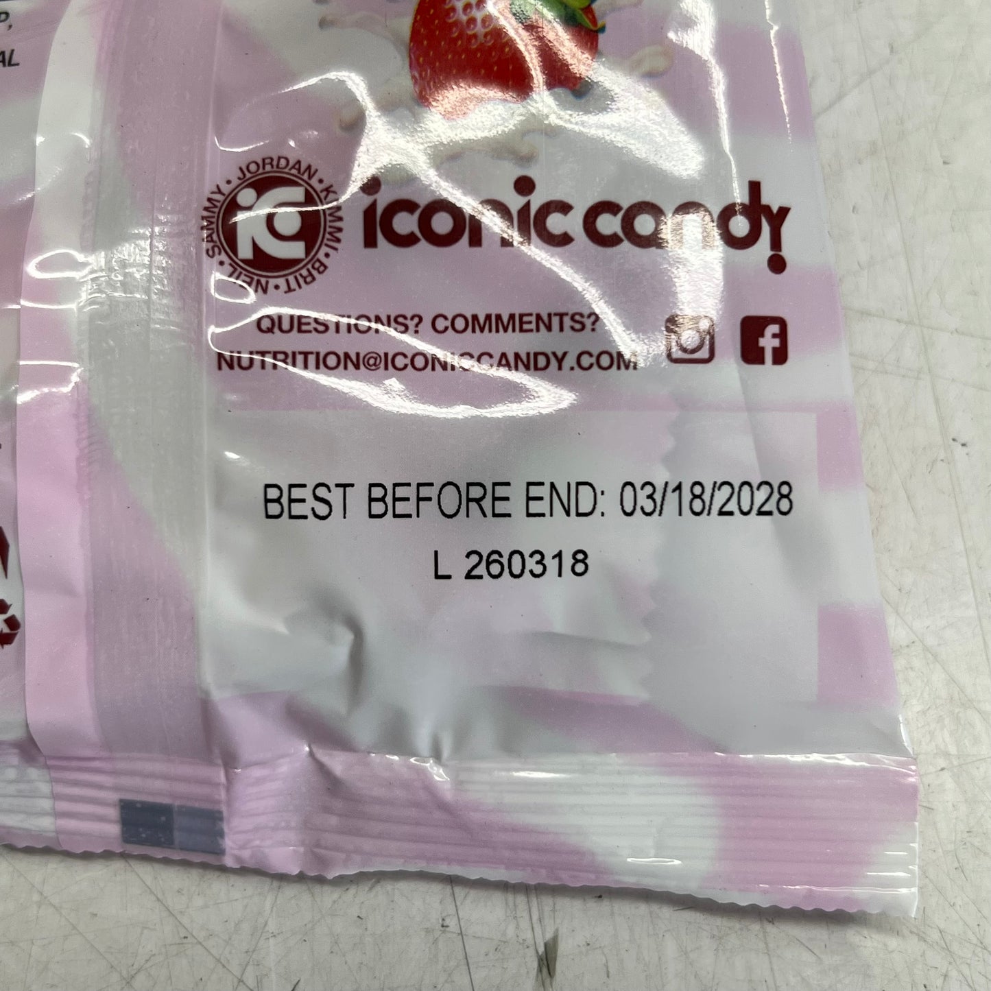 ZA@ ICONIC CANDY (12 PACK) Hard Candy Savers Strawberries & Creme 6.25 oz BB 03/28 (New Other, Distressed Box)