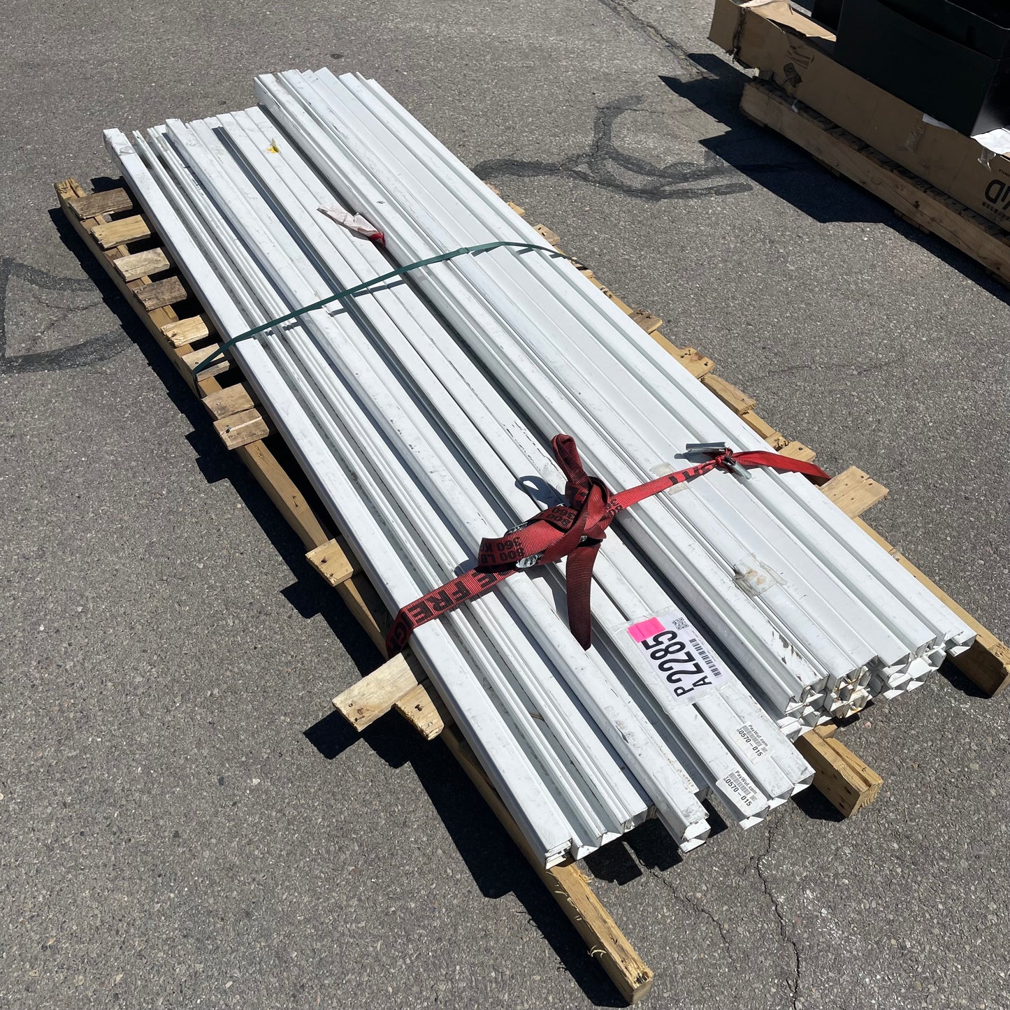 ZA@ Pallet of White Steel Channels 96”