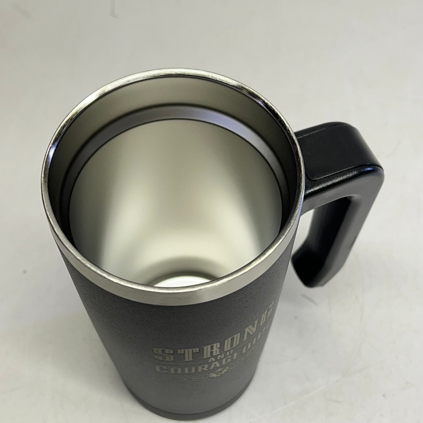 CHRISTIAN ART GIFTS Joshua 1:9 Travel Mug with Handle 18 fl oz Black SMUG326