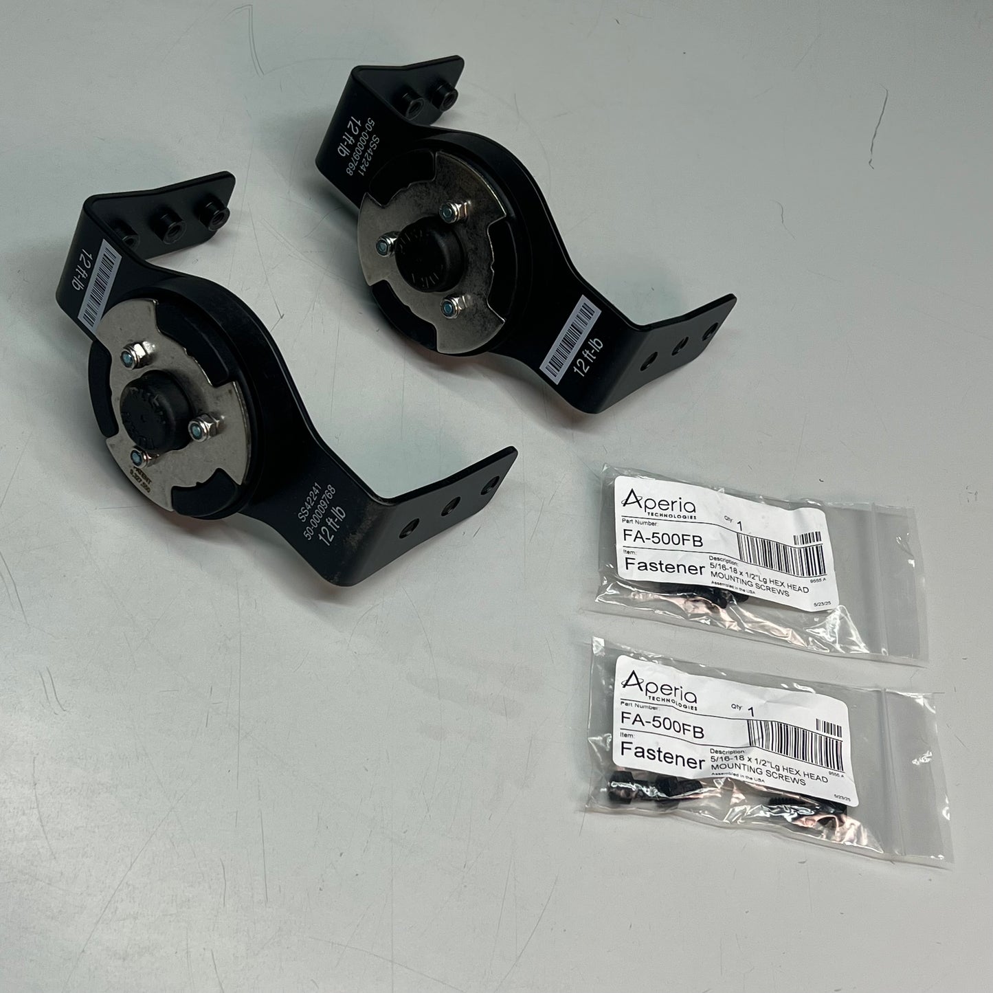 APERIA Flow Below Latches Axle Kit Cyclone W/ Hardware Black/Chrome AK-500FB