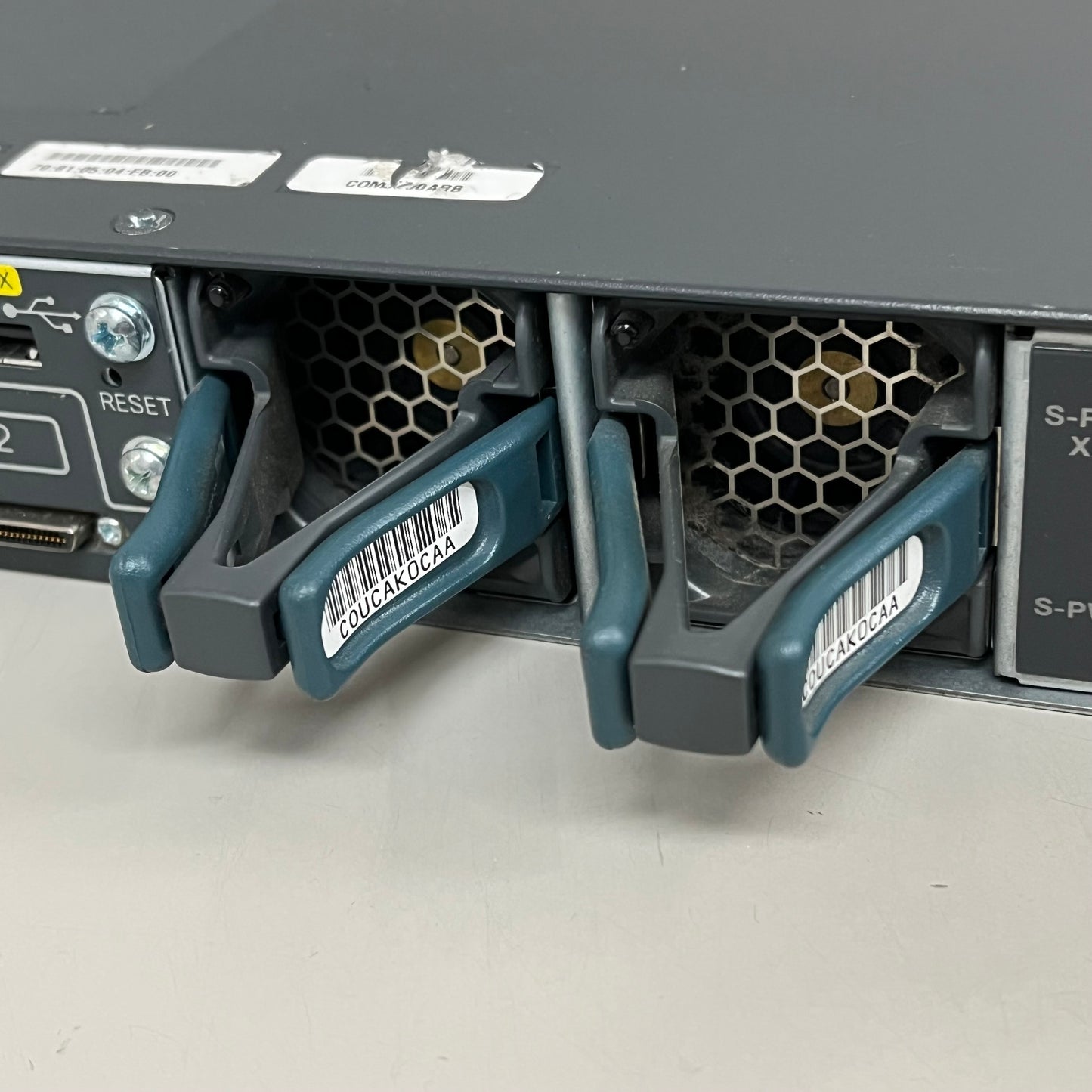 VARDATA Cisco Catalyst 3750-X Series PoE+ 48 Ports Gig Etherent WS-C3750X-48PF-S