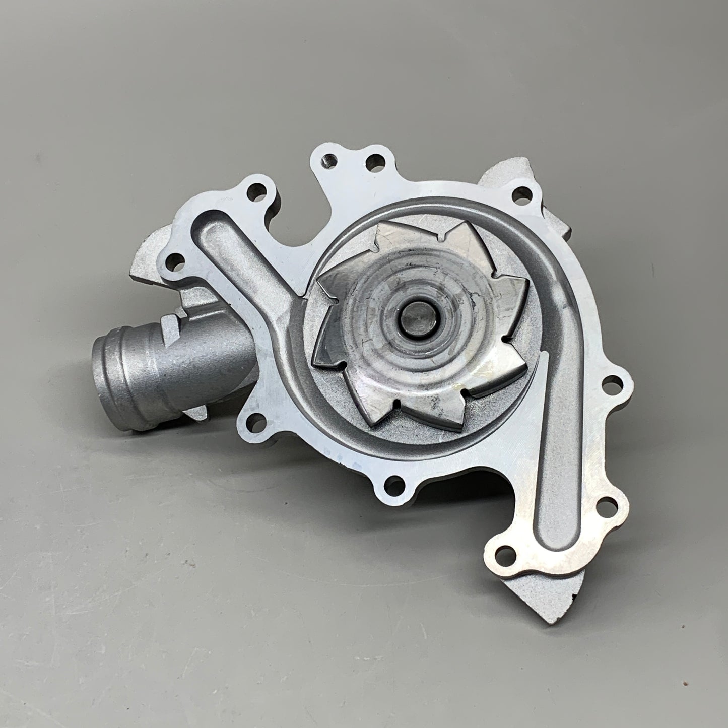 GMB Aluminum Engine Water Pump for Mercury and Ford 194197 125-1970