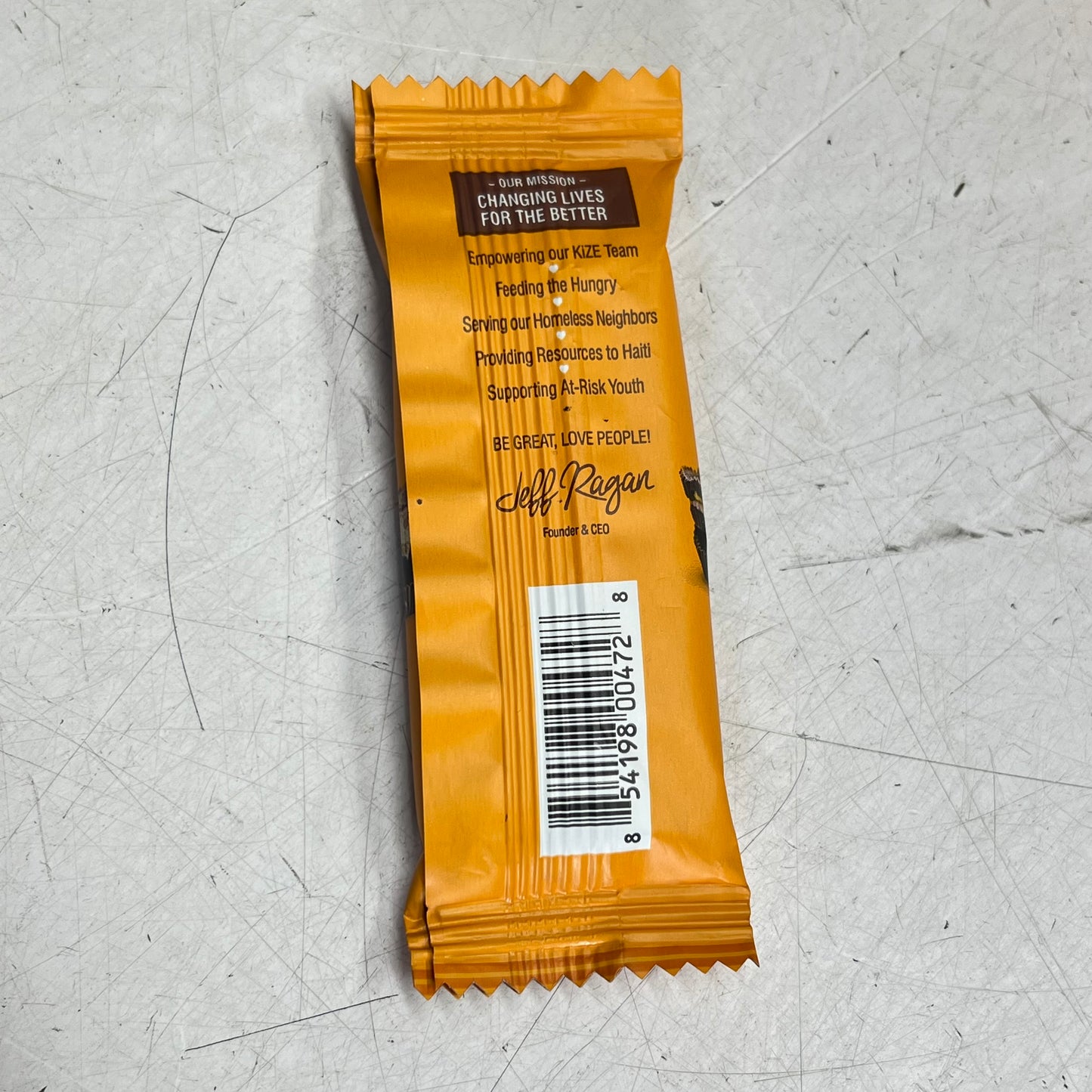 KIZE (24 PACK) Peanut Butter Chocolate Chip Protein Bars  1oz Each BB 03/27